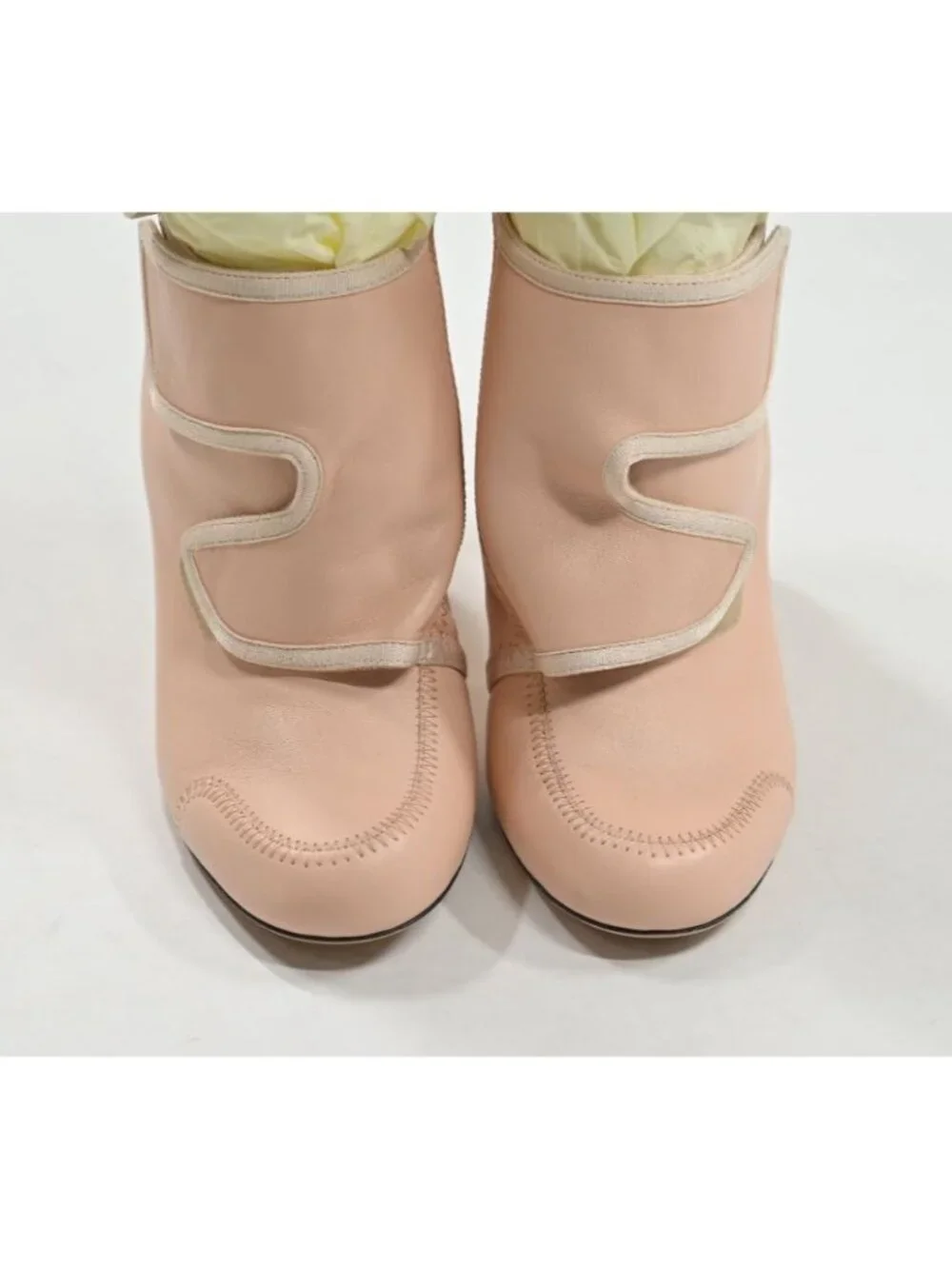 Fendi Promenade Lamb Leather Bootie in Rosa